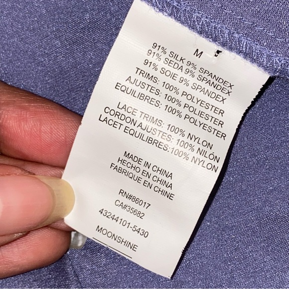 Bebe lilac button down silk blouse with belt - Picture 4 of 11